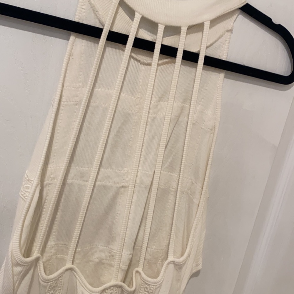 OPEN BACK TOP✨ - Picture 5 of 5